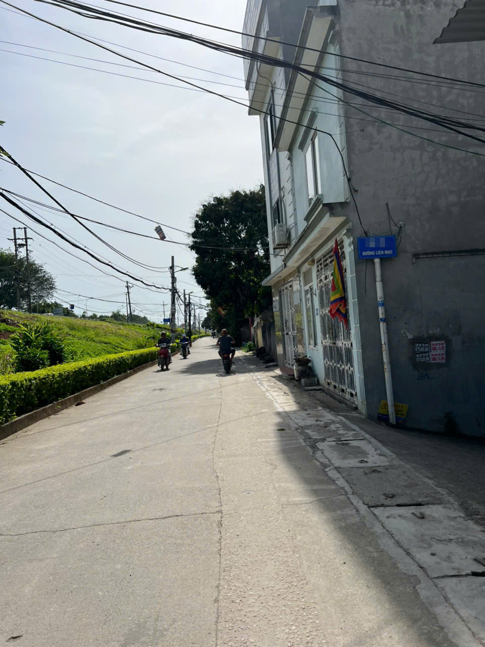 BÁN ĐẤT MẶT PHỐ LIÊN MẠC, 2 THOÁNG, Ô TÔ TRÁNH TRƯỚC CỬA, VIEW SÔNG HỒNG.